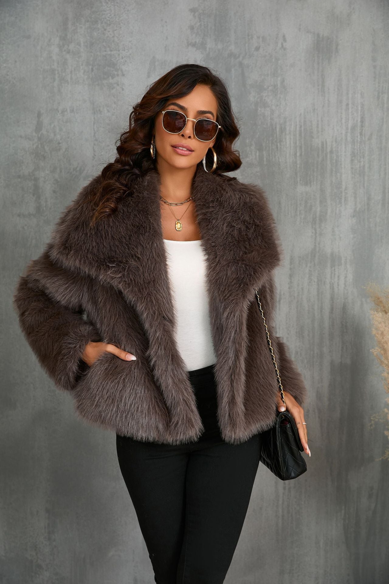Manteau Taille Court en Fourrure - Amira Paris