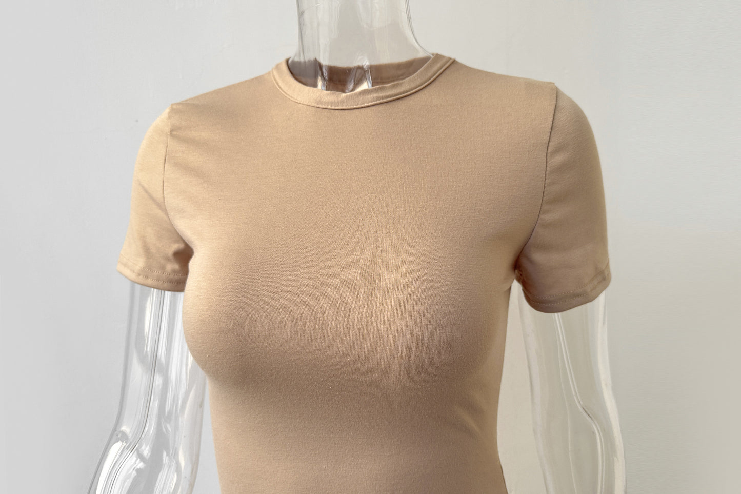 Robe à Manches Courtes avec Fente Latérale - Amira Paris