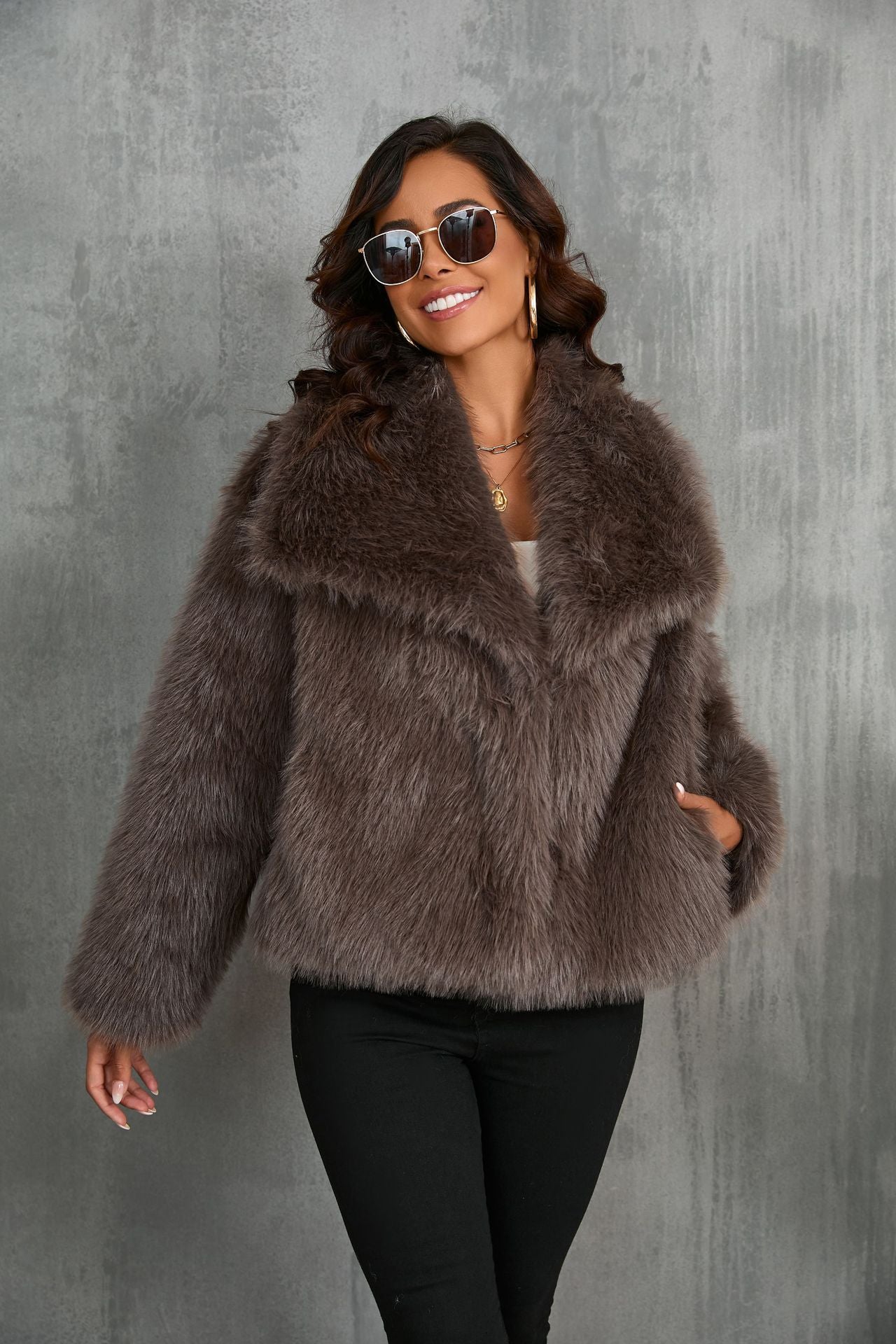 Manteau Taille Court en Fourrure - Amira Paris