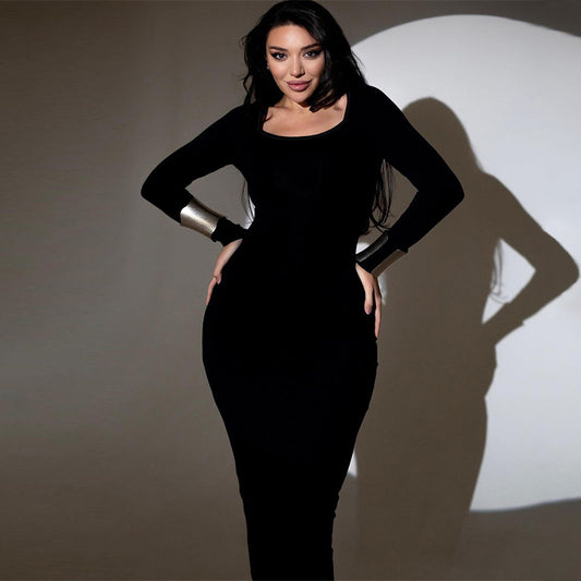 Robe Ajustée à Manches Longues & Col en U - Amira Paris